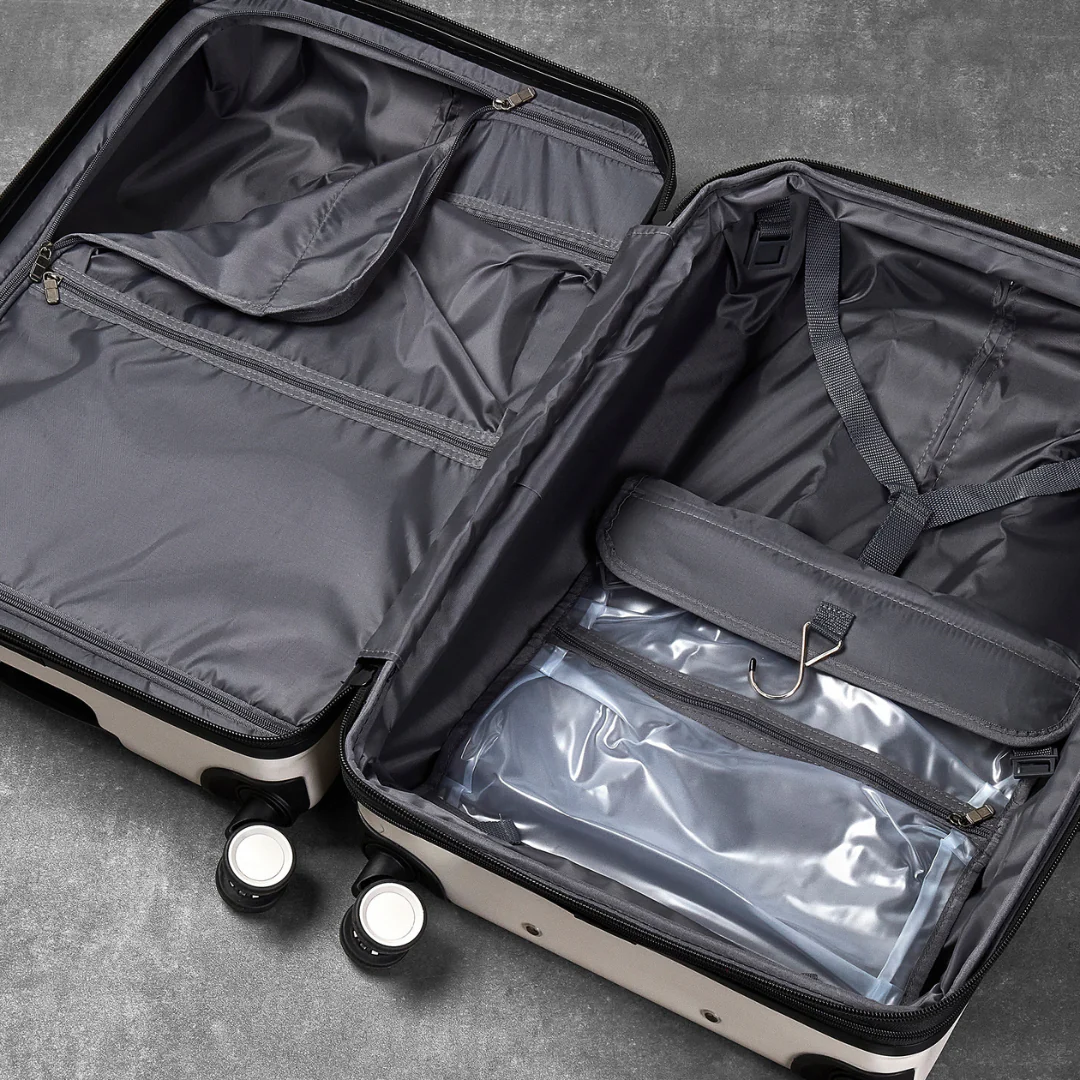 Alpine Medium Suitcase in White - Image 5