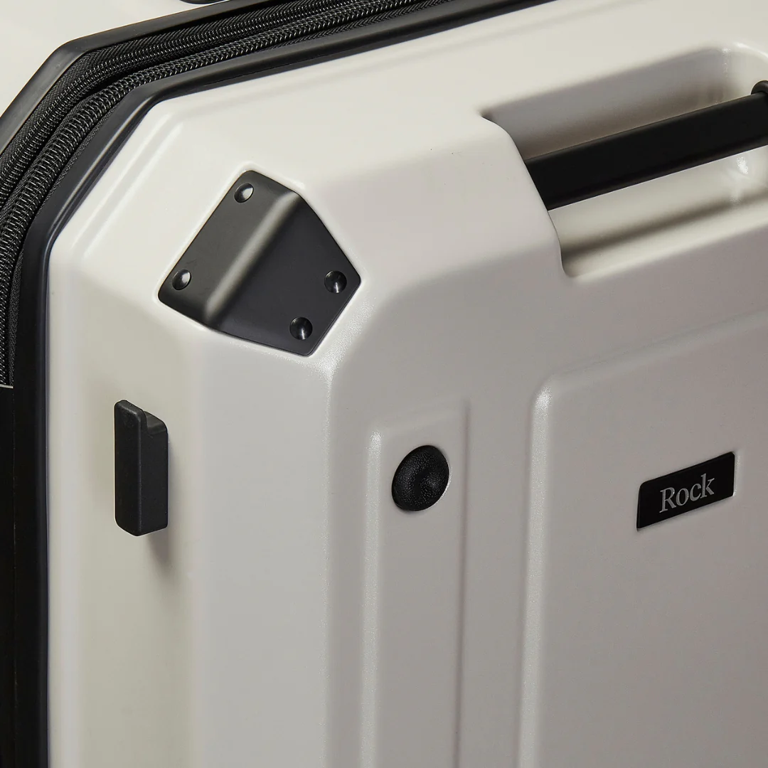 Alpine Medium Suitcase in White - Image 6