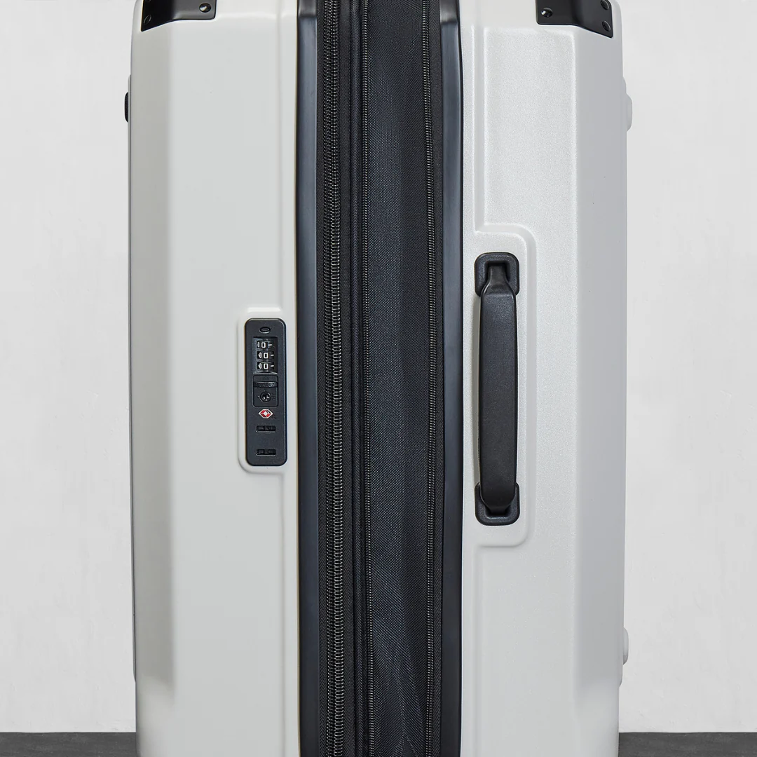 Alpine Medium Suitcase in White - Image 8
