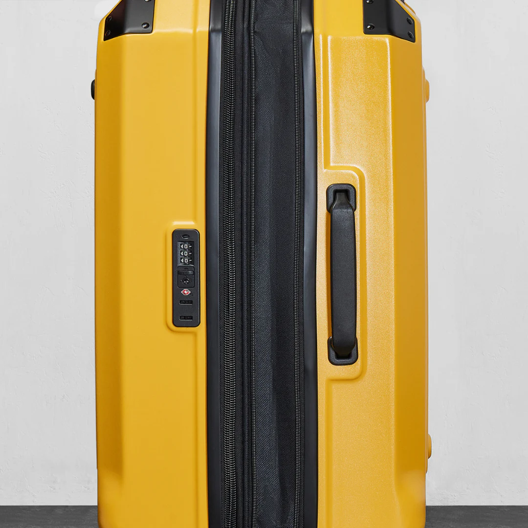 Alpine Set of 3 Suitcases in Yellow - Image 9
