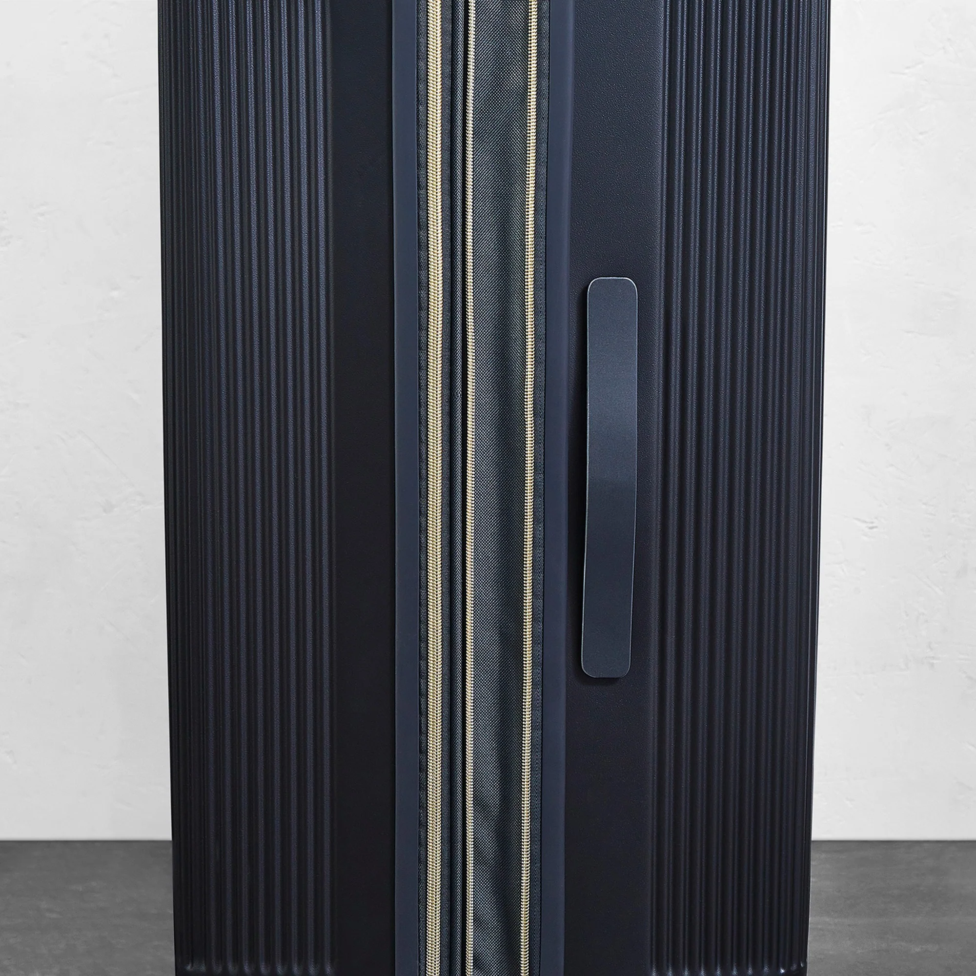 Aria Set of 3 Suitcase in Charcoal + Gold - Image 6