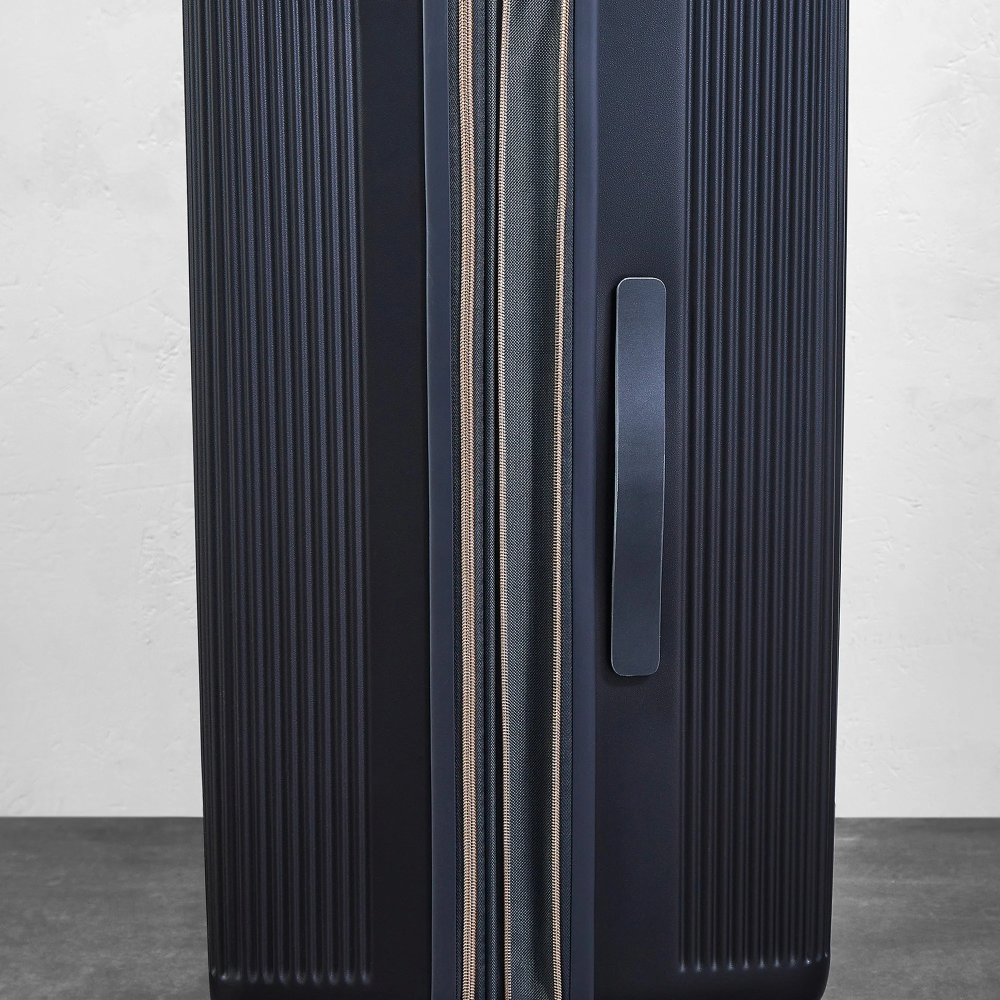 Aria Set of 3 Suitcases in Charcoal + Rose Gold - Image 6