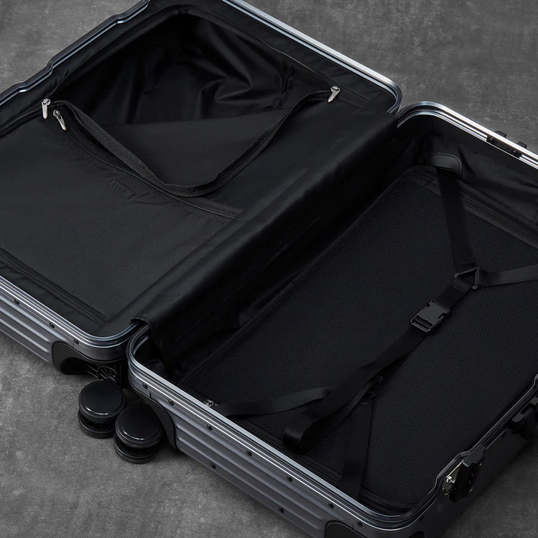 Axel Large Suitcase in Gunmetal - Image 5