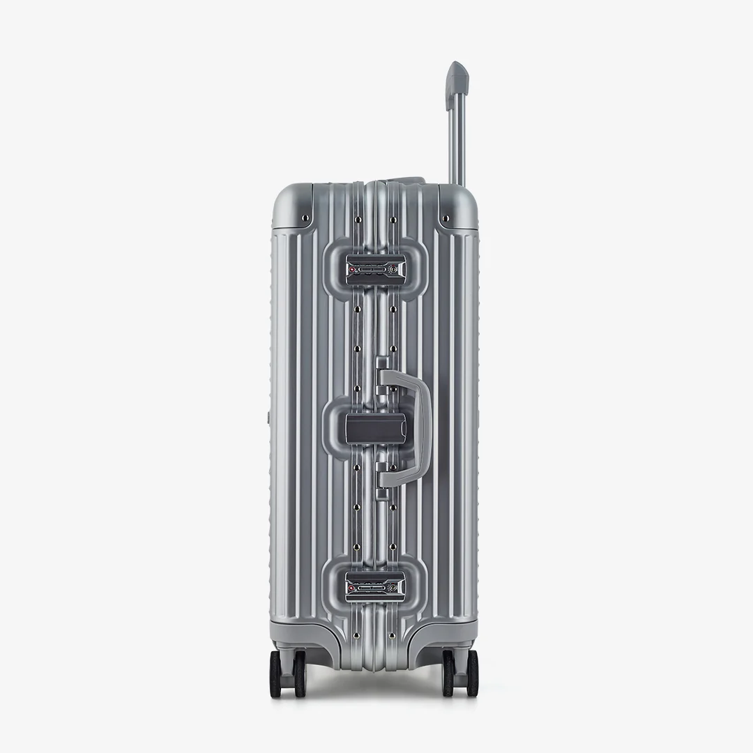 Axel Medium Suitcase in Silver - Image 3