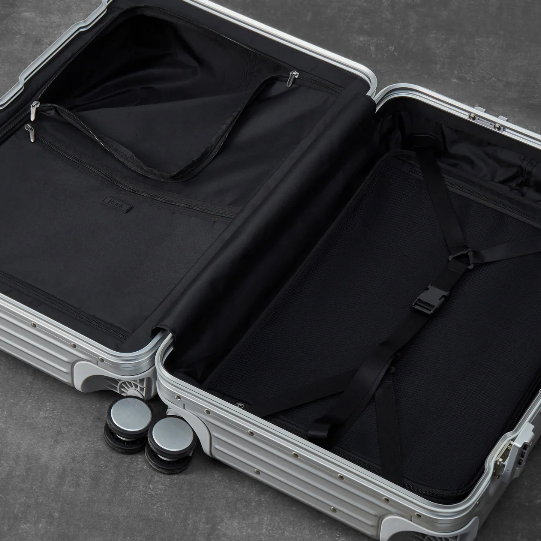 Axel Medium Suitcase in Silver - Image 5