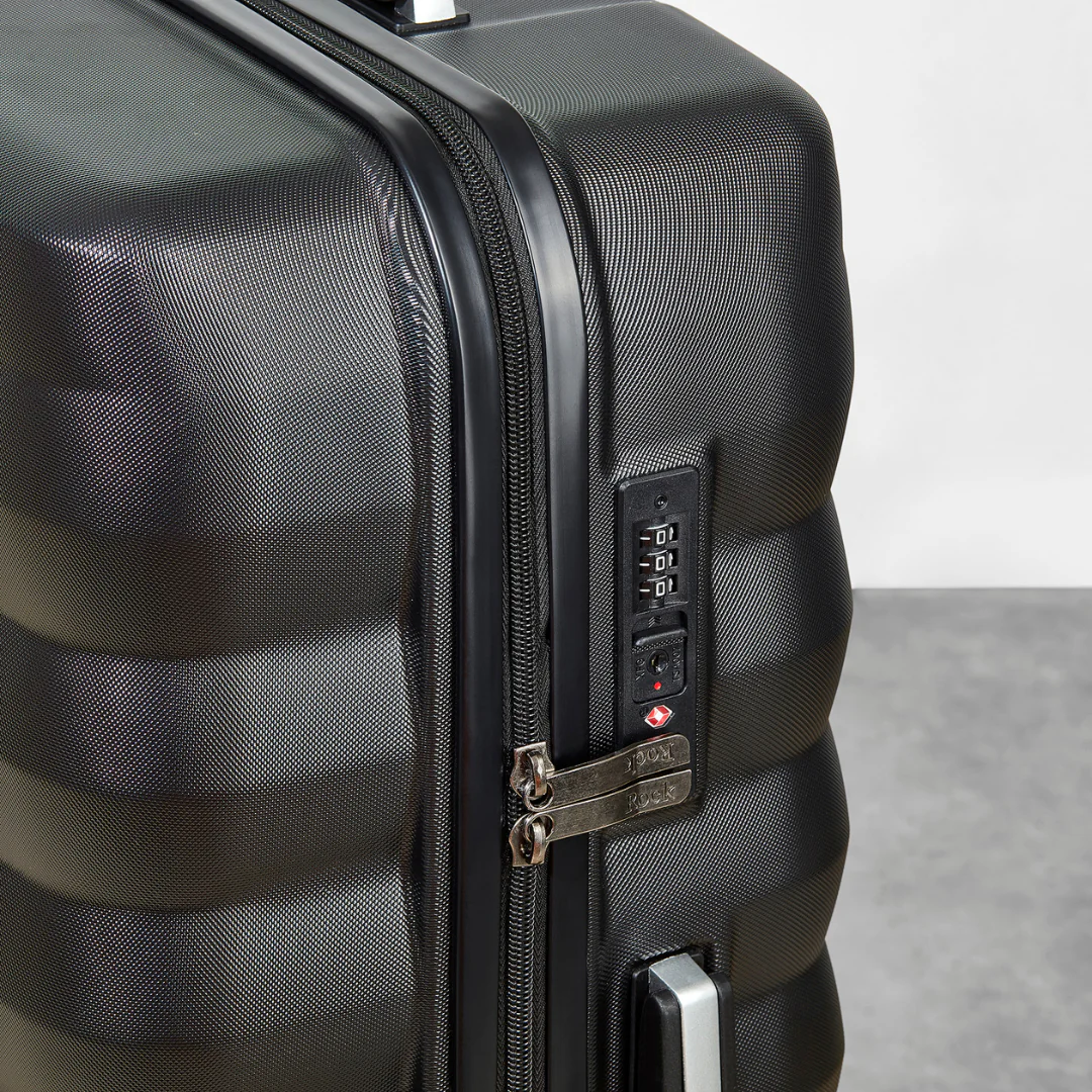 Berlin Large Suitcase in Black - Image 6