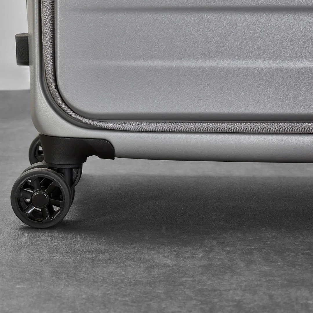 Eden Medium Suitcase in Grey - Image 4