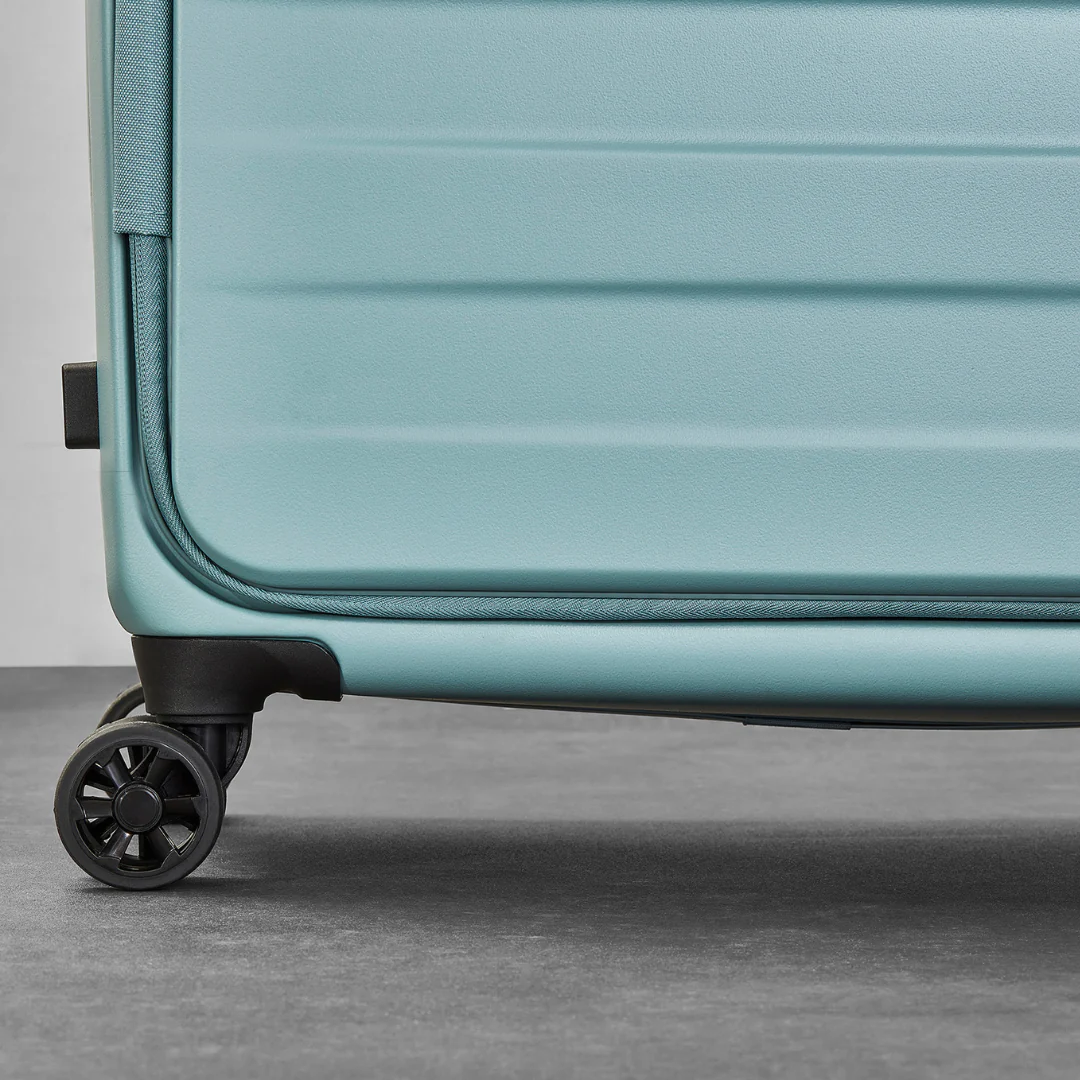 Eden Medium Suitcase in Seafoam Blue - Image 4
