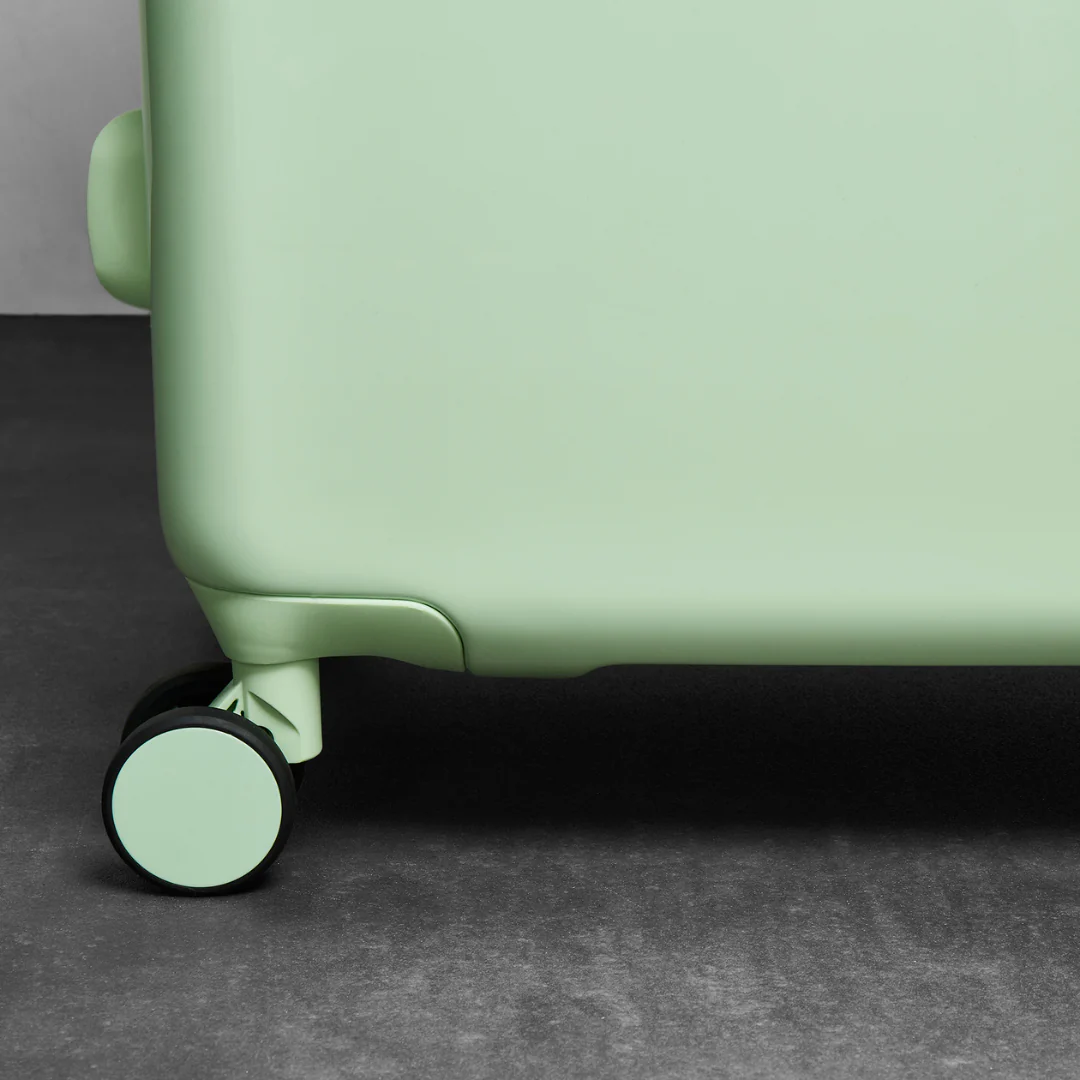 Gelato Medium Suitcase in Pistachio - Image 4