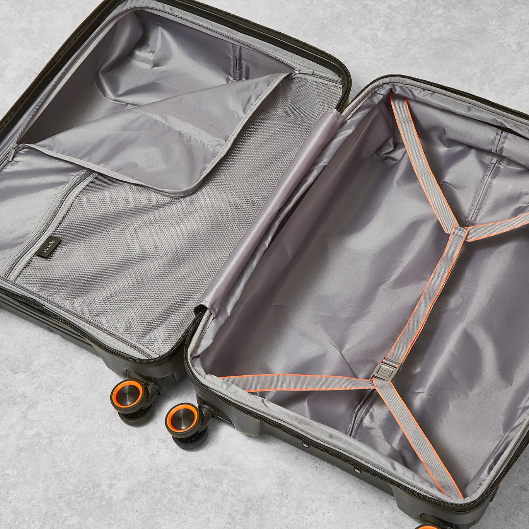 Genesis Large Suitcase in Black - Image 5