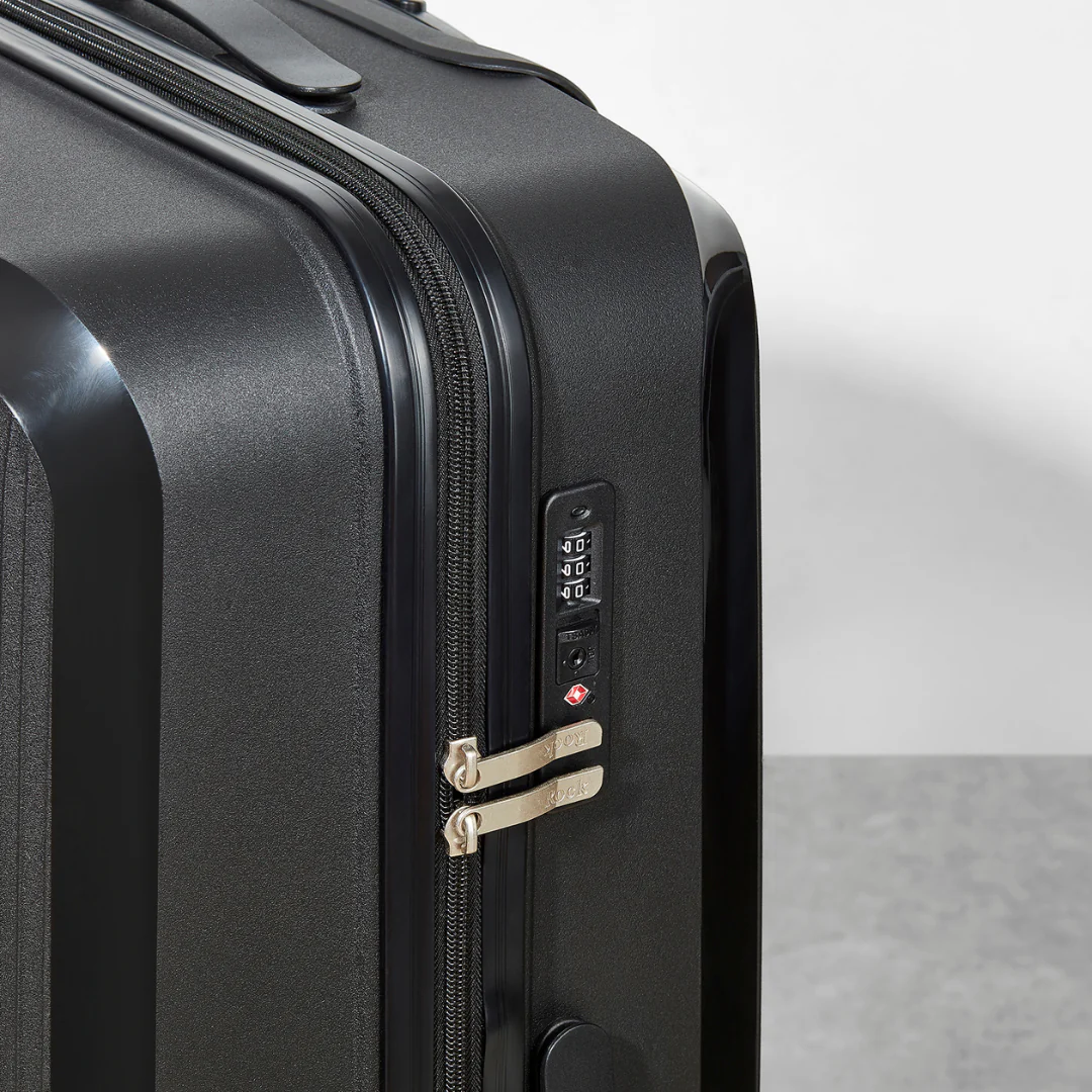 Hudson Medium Suitcase in Black - Image 6