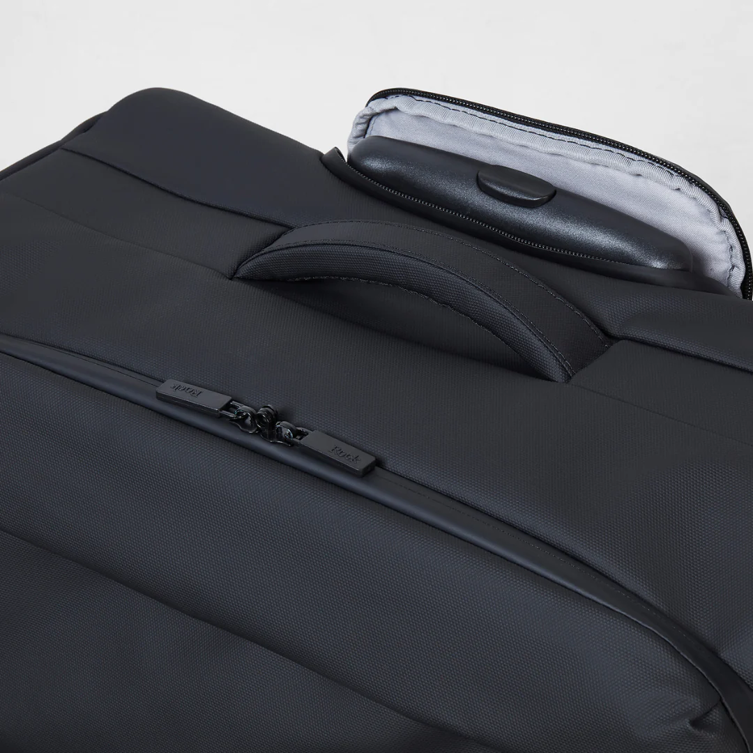 Juniper Set of 3 Suitcases in Black - Image 7