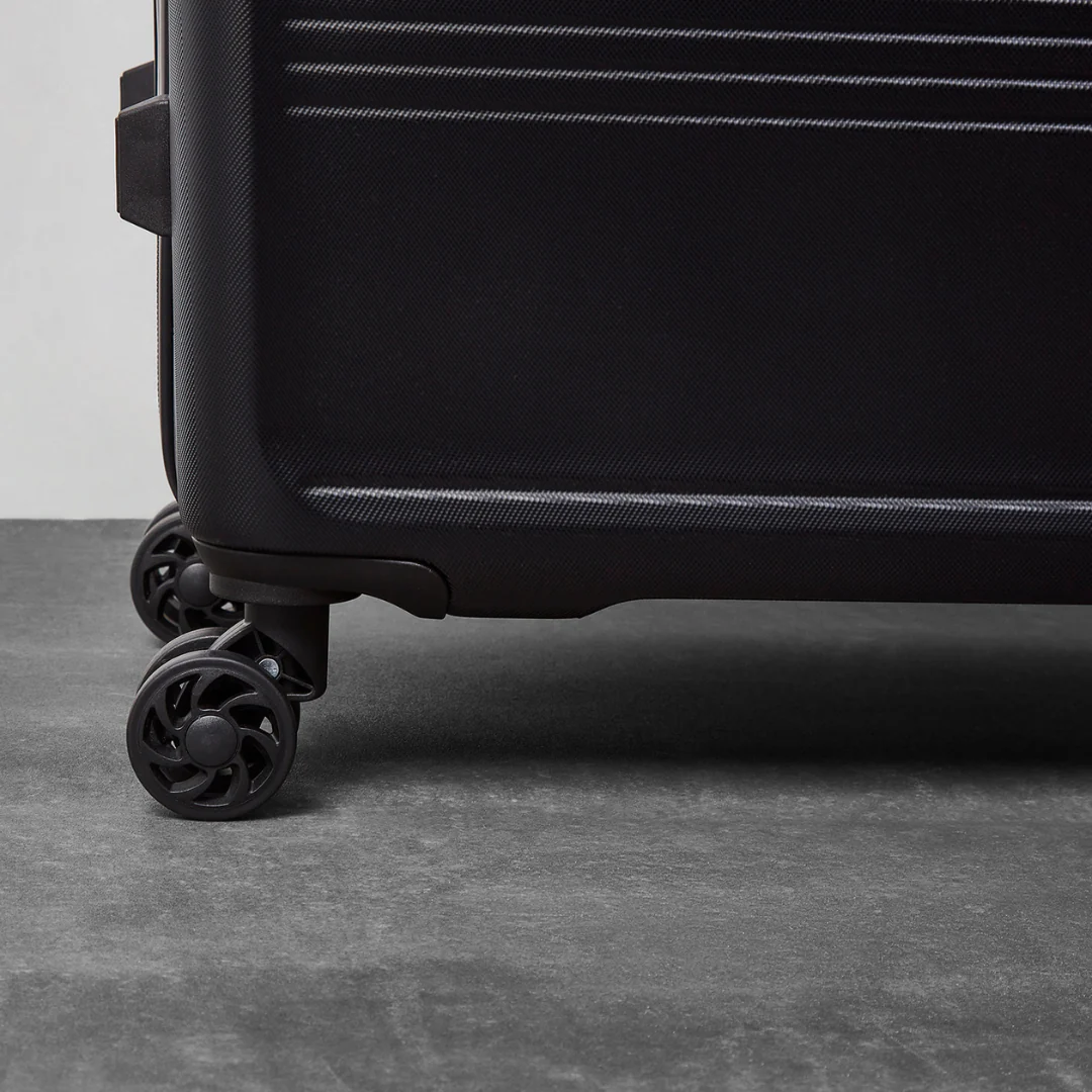 Lincoln Large Suitcase in Black - Image 4