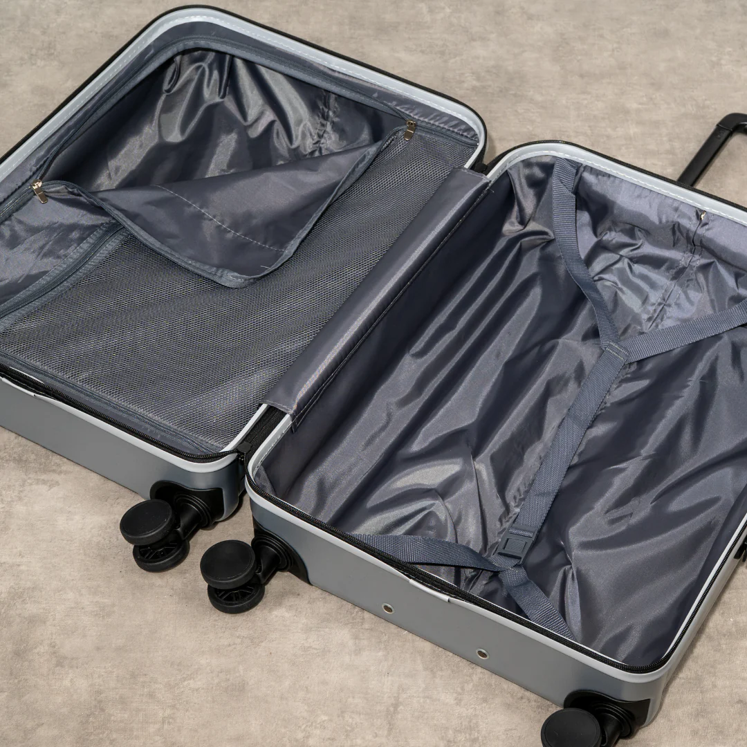 Luna Large Suitcase in Silver - Image 6