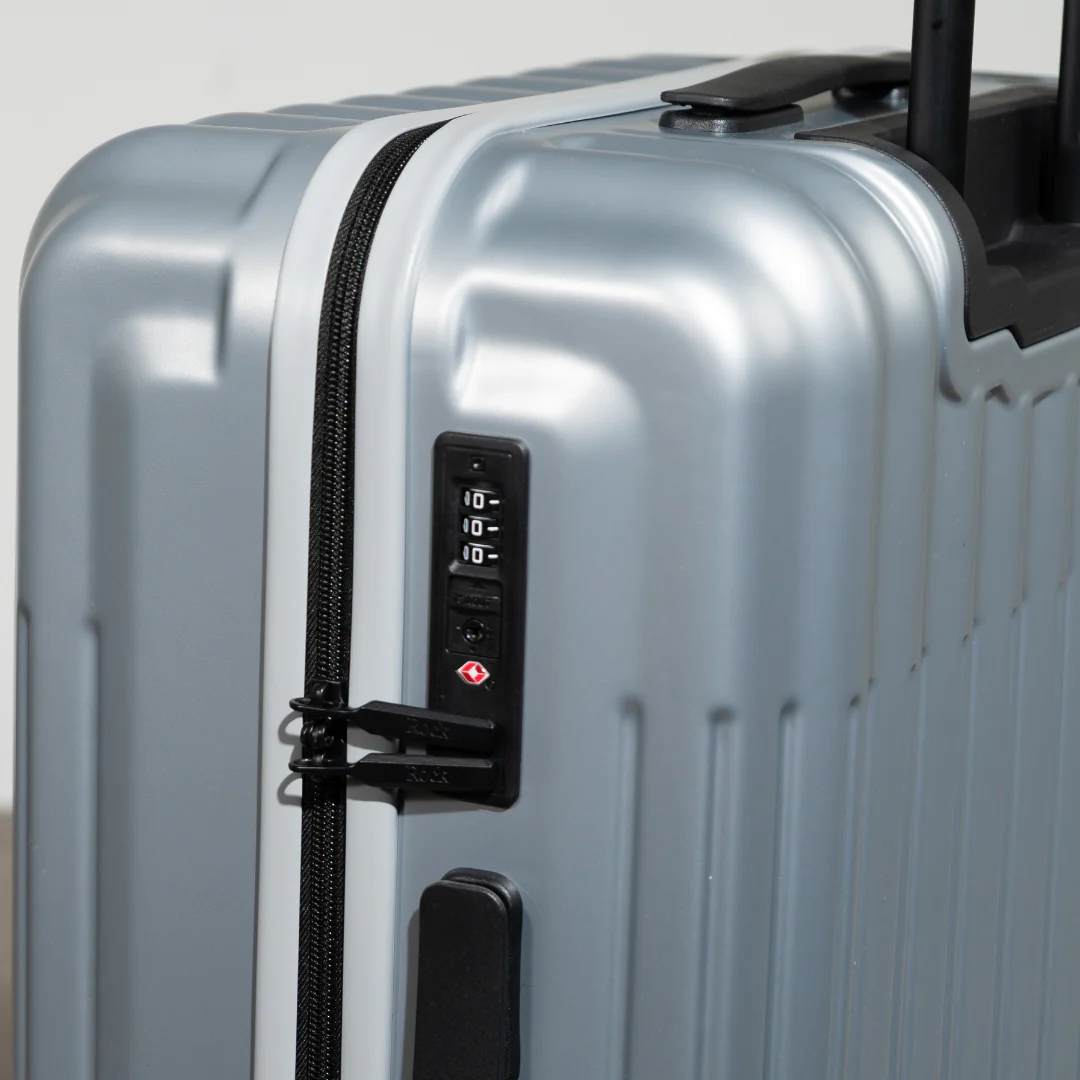Luna Large Suitcase in Silver - Image 7