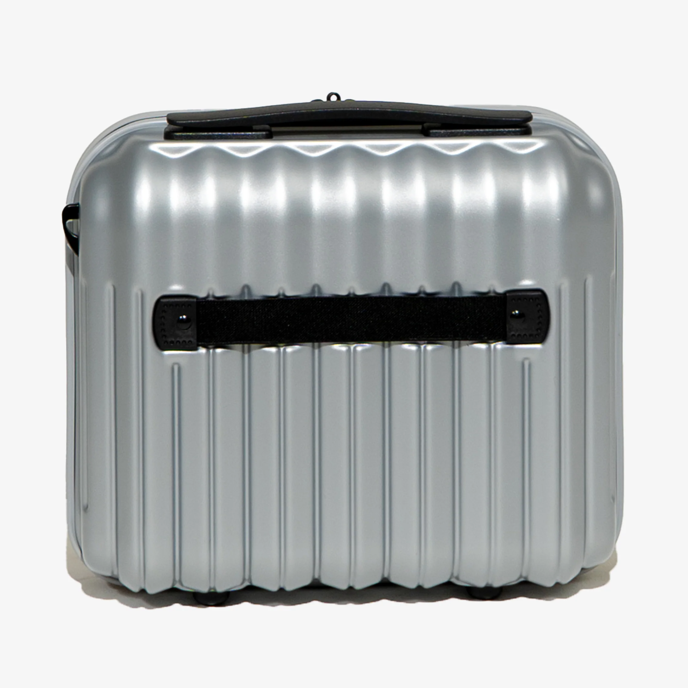 Luna Vanity Suitcase in Silver - Image 4