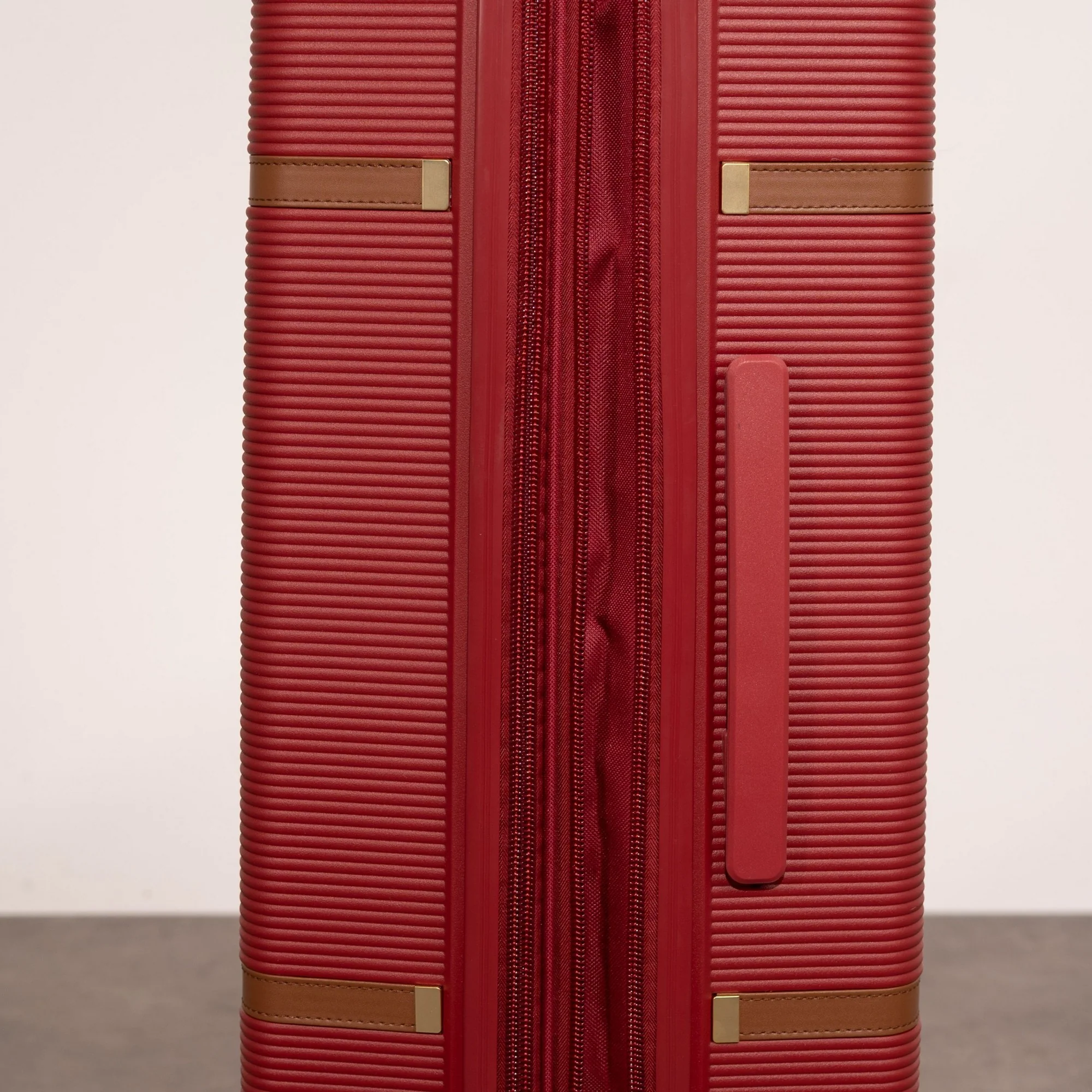Medina Set of 3 Suitcases in Chilli Red - Image 7