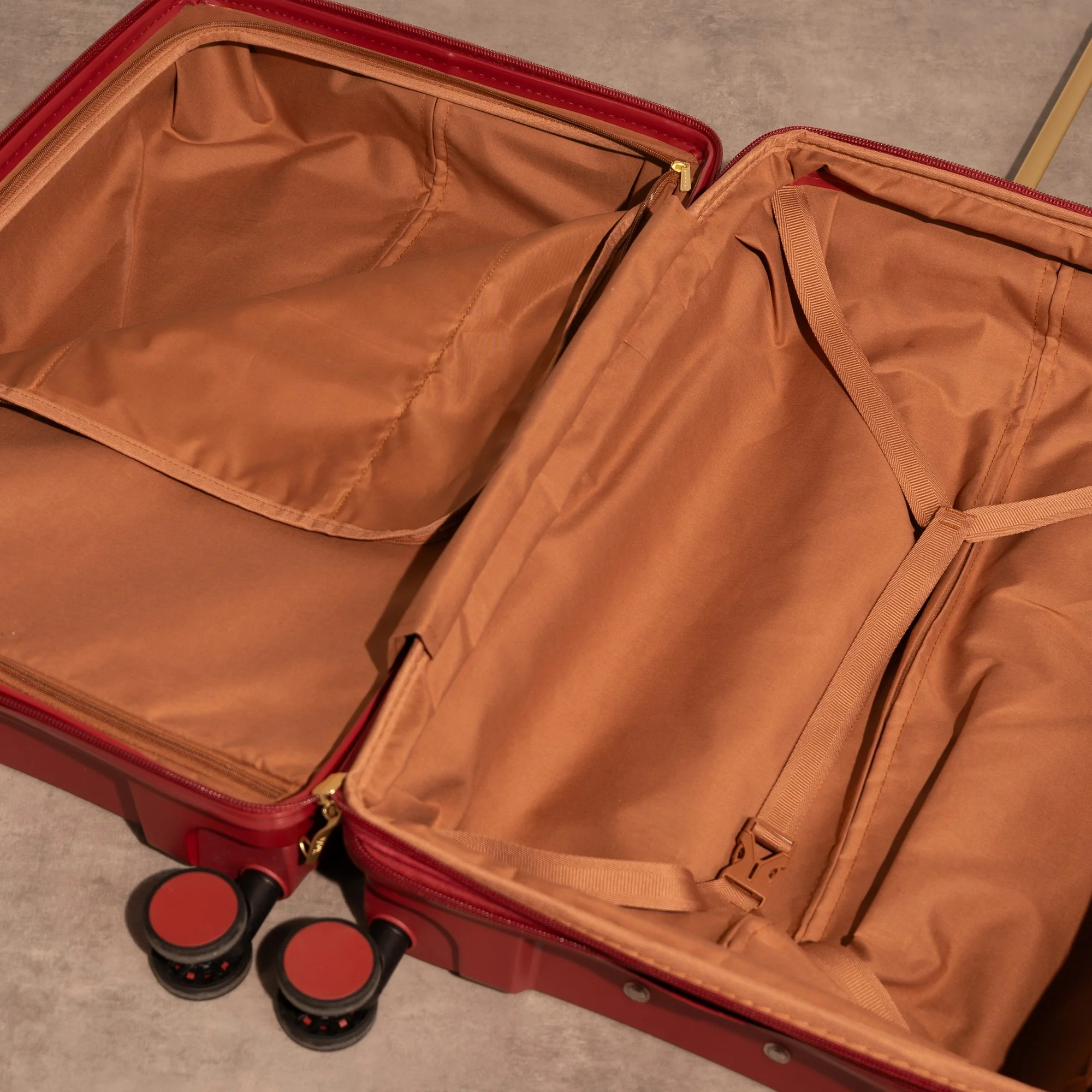 Medina Small Suitcase in Chilli Red - Image 6