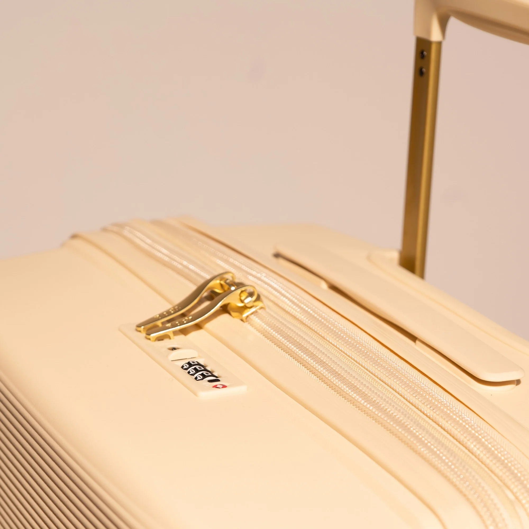 Medina Medium Suitcase in Ginger Cream - Image 8