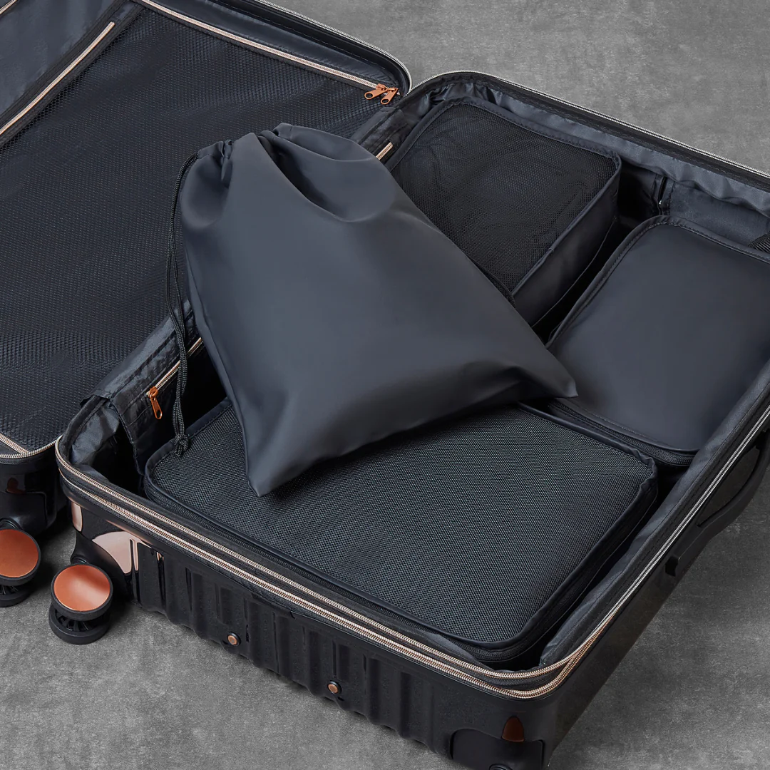 Packing Cubes Set of 4 in Black - Image 4