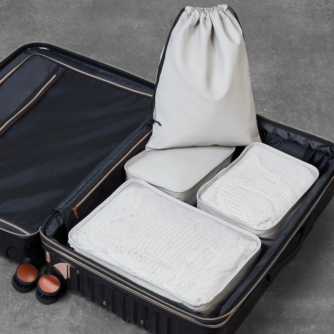 Packing Cubes Set of 4 in Grey - Image 4