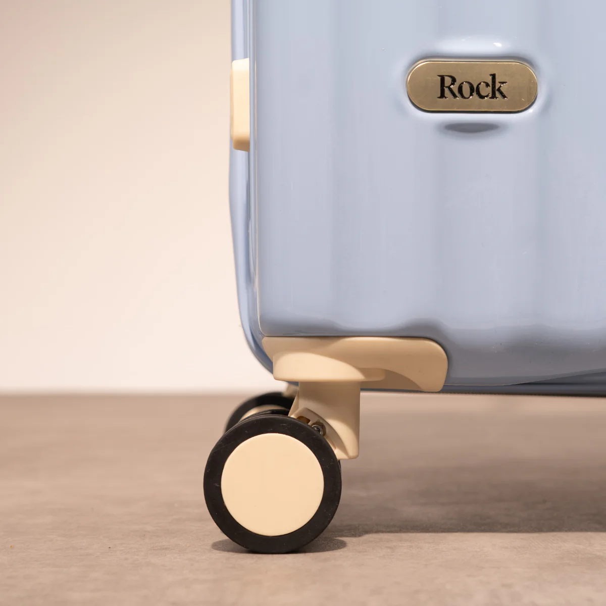 Primrose Medium Suitcase in Blue - Image 6