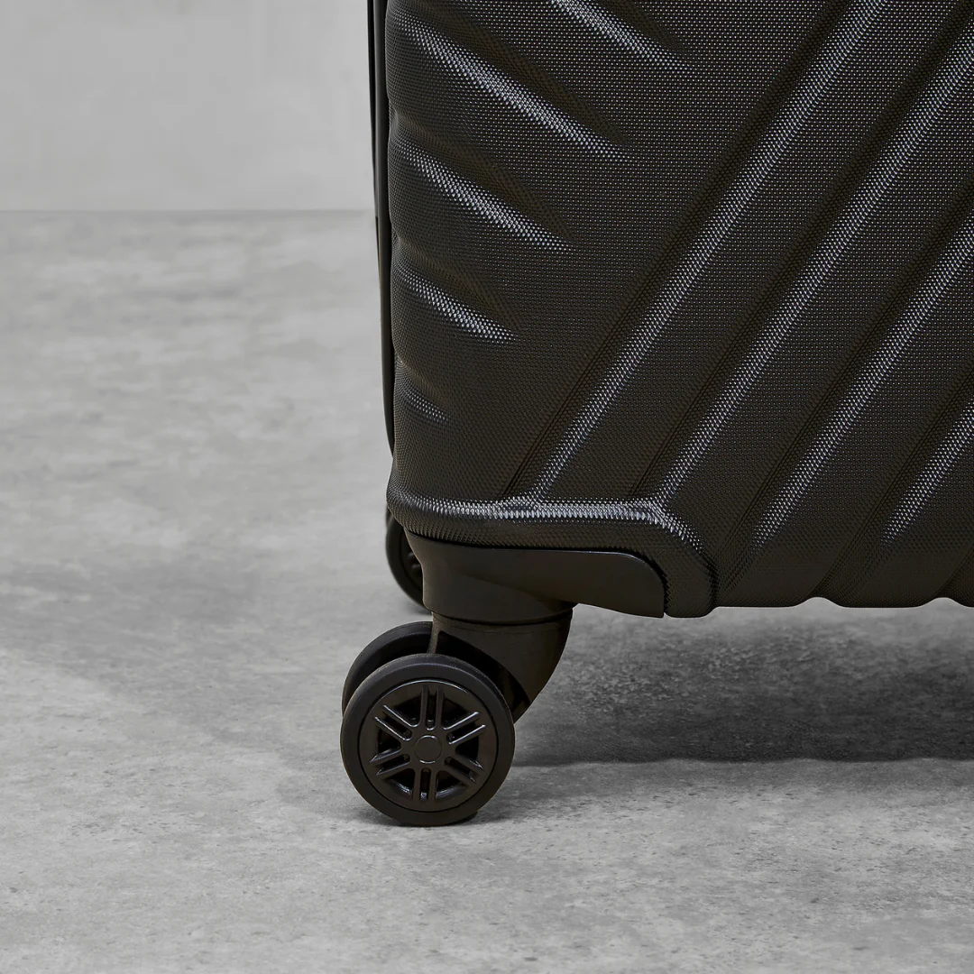 Santiago Medium Suitcase in Black - Image 4