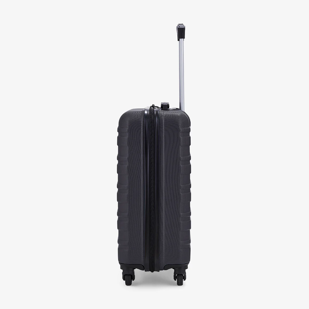 Seattle Small Suitcase in Black - Image 3