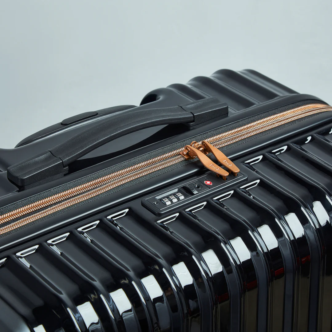 Selene Medium Suitcase in Black - Image 6