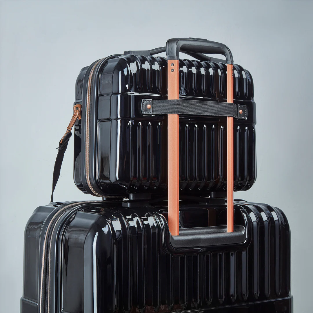Selene Set of 4 Suitcases in Black - Image 9