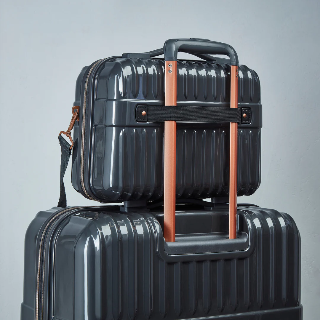 Selene Set of 4 Suitcases in Charcoal - Image 9