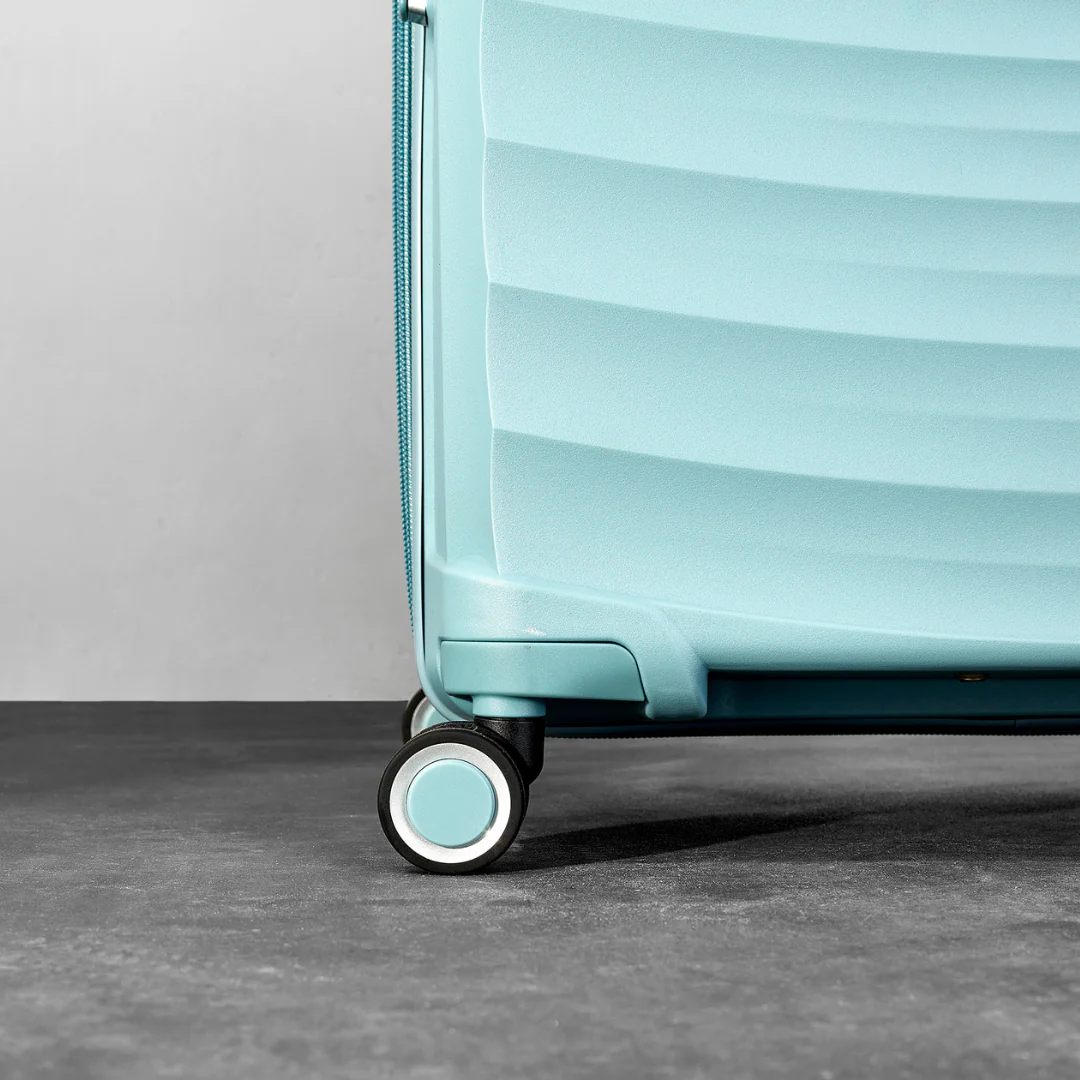 Sunwave Large Suitcase in Light Blue - Image 4