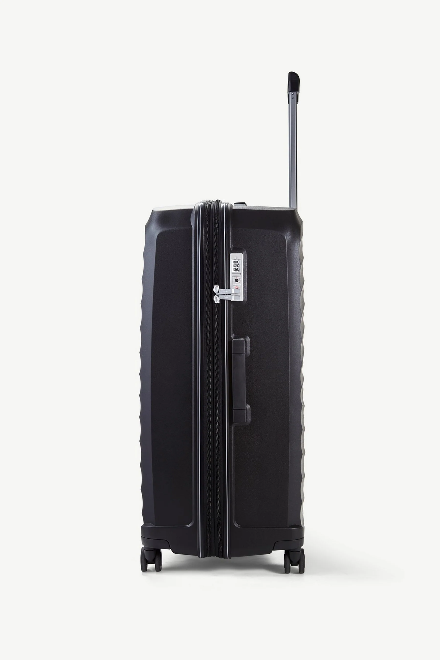 Sunwave Medium Suitcase in Black - Image 3
