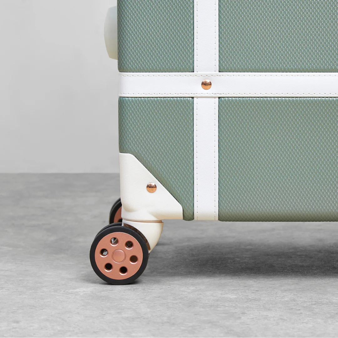 Vintage Set of 3 Suitcases in Sage Green - Image 5
