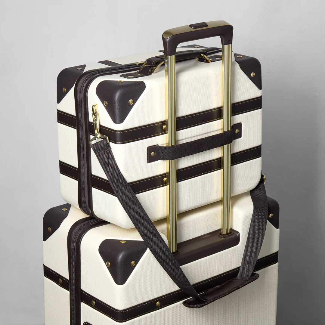 Vintage Set of 4 Suitcases in Cream - Image 10