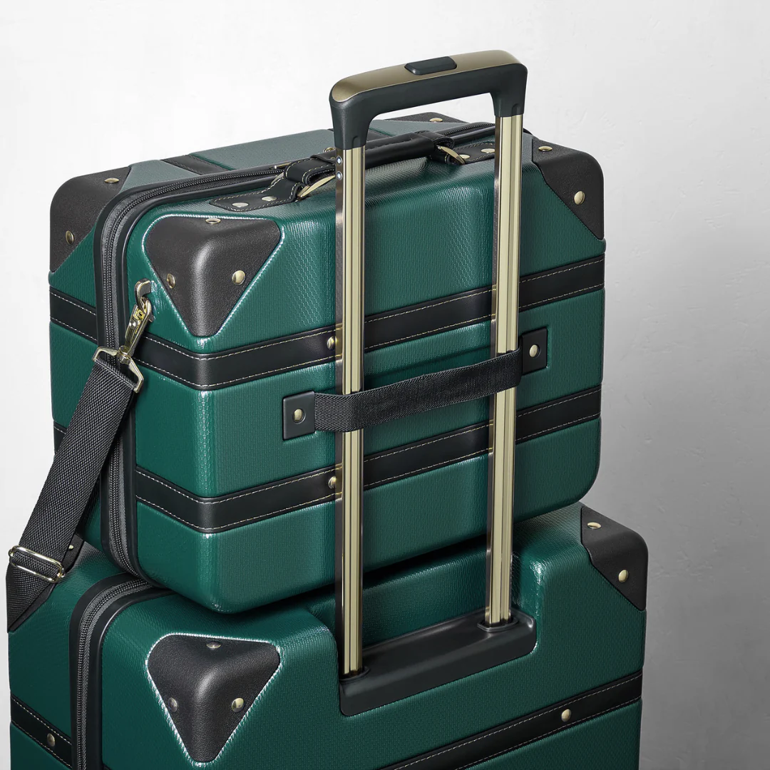 Vintage Set of 4 Suitcases in Emerald Green - Image 7